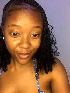 Snapshot of Sprinkle_Q chatting on 09-21-25, 12:34 Sprinkle Q online show from 09-21-25, 12:34