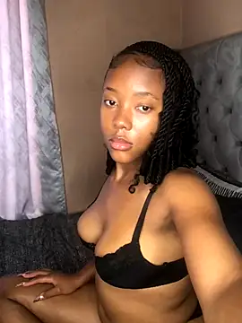 Snapshot of Sprinkle_Q chatting on 09-28-25, 12:10 Sprinkle Q online show from 09-28-25, 12:10