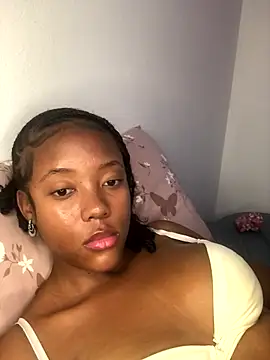 Snapshot of Sprinkle_Q chatting on 10-03-25, 11:02 Sprinkle Q online show from 10-03-25, 11:02