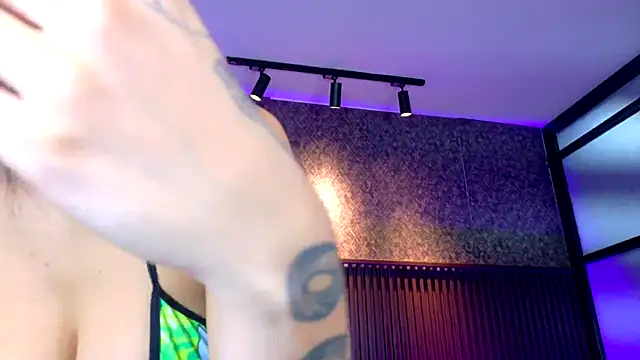 AshleyBaker1 online show from 11-05-25, 02:50