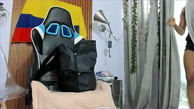 Snapshot of galactica_ chatting on 09-13-25, 11:32 galactica online show from 09-13-25, 11:32