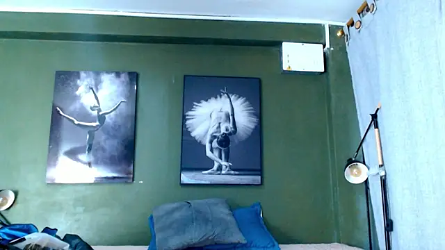 Snapshot of galactica_ chatting on 10-10-25, 11:31 galactica online show from 10-10-25, 11:31