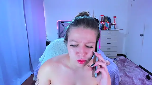 Luna Analya online show from 11-04-25, 04:06