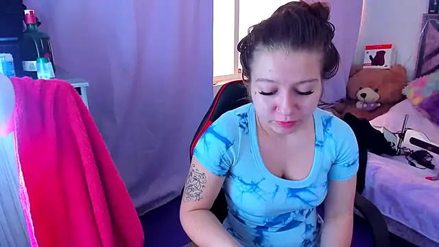 Luna Analya online show from 04-18-26, 01:37