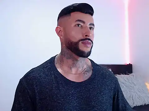 andrea de lucaa online show from 10-14-25, 05:19