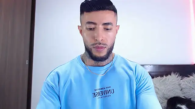 Snapshot of andrea_de_lucaa chatting on 12-20-25, 02:40 andrea de lucaa online show from 12-20-25, 02:40