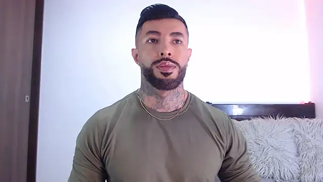 Snapshot of andrea_de_lucaa chatting on 01-11-26, 12:15 andrea de lucaa online show from 01-11-26, 12:15