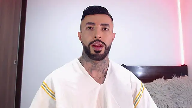 Snapshot of andrea_de_lucaa chatting on 02-03-26, 04:10 andrea de lucaa online show from 02-03-26, 04:10