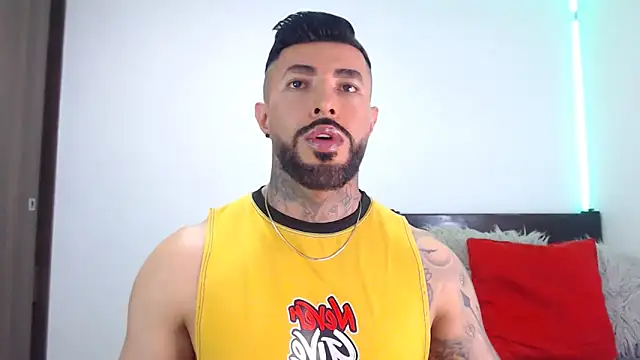 Snapshot of andrea_de_lucaa chatting on 02-05-26, 08:35 andrea de lucaa online show from 02-05-26, 08:35