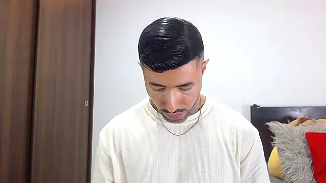 Snapshot of andrea_de_lucaa chatting on 02-14-26, 03:25 andrea de lucaa online show from 02-14-26, 03:25