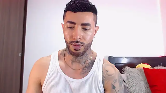 Snapshot of andrea_de_lucaa chatting on 03-02-26, 02:47 andrea de lucaa online show from 03-02-26, 02:47