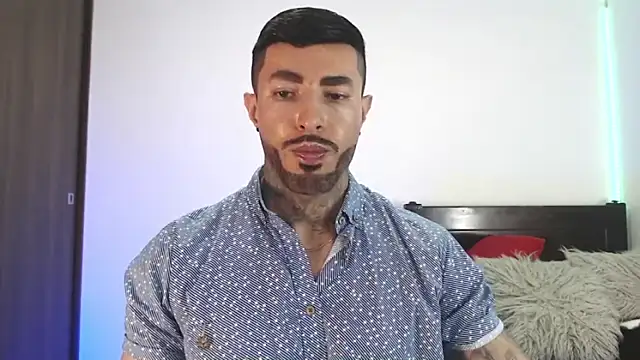 andrea de lucaa online show from 04-17-26, 04:04