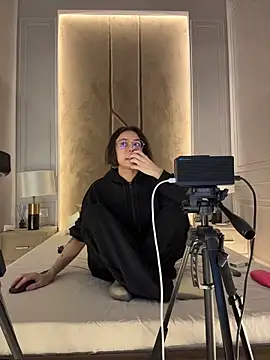 VioletAsh online show from 02-09-26, 04:16