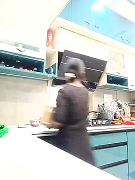 Snapshot of Sneha16 chatting on 10-12-25, 03:05 Sneha16 online show from 10-12-25, 03:05