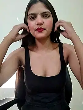 Snapshot of sexy_lips99 chatting on 11-24-25, 04:45 sexy lips99 online show from 11-24-25, 04:45