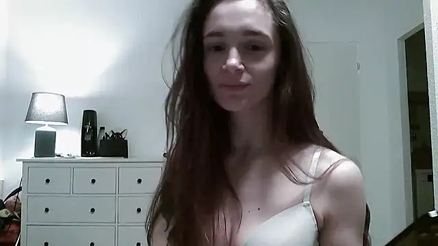 Snapshot of __Leyla__ chatting on 11-06-25, 05:08 Leyla online show from 11-06-25, 05:08