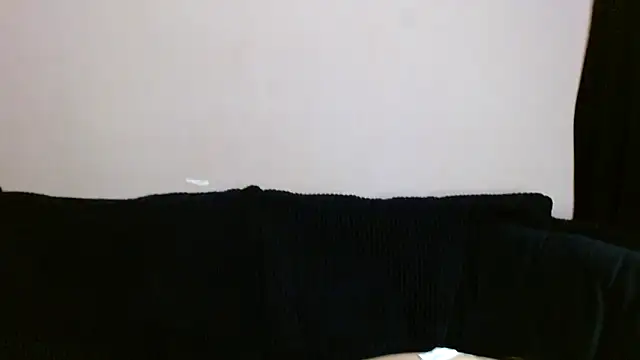 Snapshot of __Leyla__ chatting on 11-20-25, 04:40 Leyla online show from 11-20-25, 04:40