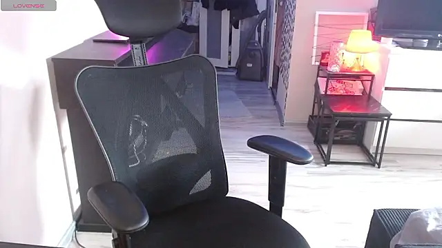 Snapshot of __Leyla__ chatting on 02-22-26, 02:15 Leyla online show from 02-22-26, 02:15