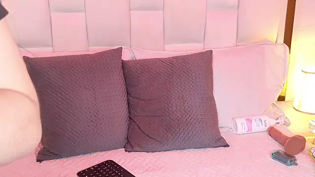 scarlett sm online show from 10-14-25, 08:09