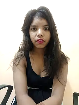 Snapshot of sexy_body-00 chatting on 09-09-25, 04:34 sexy body-00 online show from 09-09-25, 04:34