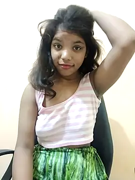 Snapshot of sexy_body-00 chatting on 09-11-25, 05:18 sexy body-00 online show from 09-11-25, 05:18