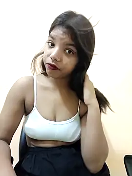 Snapshot of sexy_body-00 chatting on 09-14-25, 05:39 sexy body-00 online show from 09-14-25, 05:39