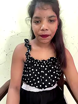 Snapshot of sexy_body-00 chatting on 10-03-25, 04:09 sexy body-00 online show from 10-03-25, 04:09