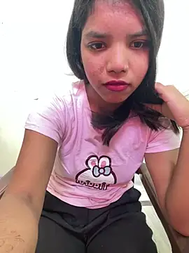 Snapshot of sexy_body-00 chatting on 10-14-25, 04:24 sexy body-00 online show from 10-14-25, 04:24