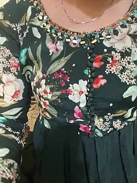 Snapshot of sexy_body-00 chatting on 11-15-25, 08:44 sexy body-00 online show from 11-15-25, 08:44