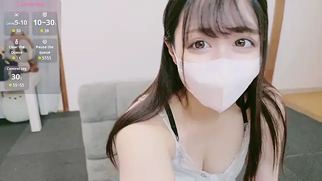 Snapshot of yuna_yyy chatting on 10-17-25, 04:37 yuna yyy online show from 10-17-25, 04:37
