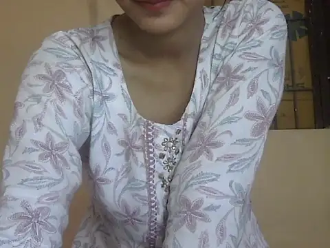 Snapshot of Nura7 chatting on 05-04-26, 02:18 Nura7 online show from 05-04-26, 02:18