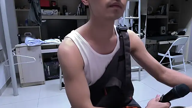 XTTX49 online show from 10-04-25, 02:15