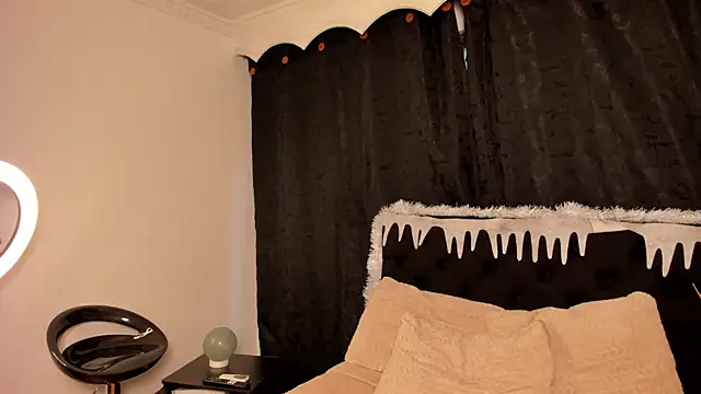 Tiffany Nm online show from 11-30-25, 12:53