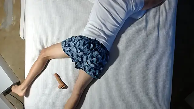 Snapshot of Just2Try chatting on 11-22-25, 04:39 Just2Try online show from 11-22-25, 04:39