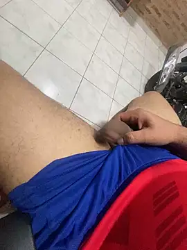 Snapshot of A-dvd-96 chatting on 09-09-25, 04:34 A-dvd-96 online show from 09-09-25, 04:34