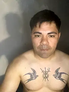 Snapshot of A-dvd-96 chatting on 11-20-25, 06:18 A-dvd-96 online show from 11-20-25, 06:18