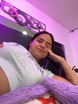 EmilyHarperr online show from 10-06-25, 11:40