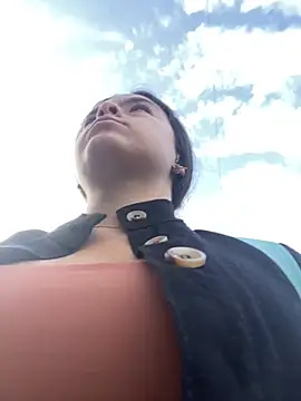 EmilyHarperr online show from 10-31-25, 11:33