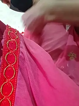 Snapshot of maya-Couple19 chatting on 12-21-25, 08:10 maya-Couple19 online show from 12-21-25, 08:10