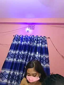 Snapshot of maya-Couple19 chatting on 03-12-26, 08:04 maya-Couple19 online show from 03-12-26, 08:04