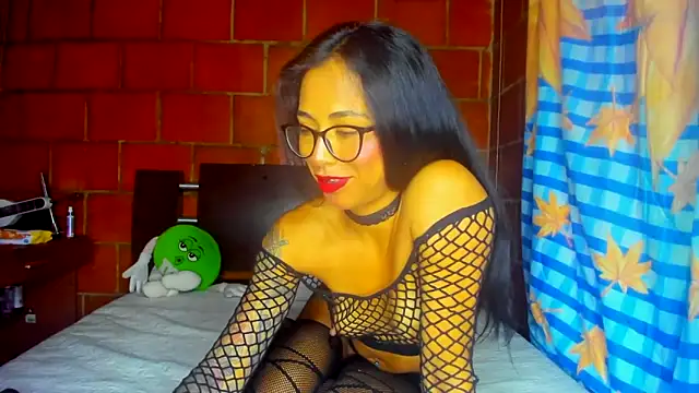 Snapshot of Emma__cumlovee chatting on 07-01-26, 11:34 Emma cumlovee online show from 07-01-26, 11:34