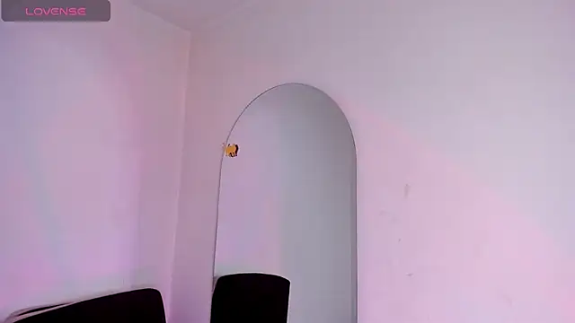 Snapshot of Viioleett_cum chatting on 07-15-26, 01:38 Viioleett cum online show from 07-15-26, 01:38