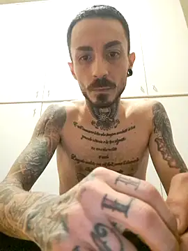 Snapshot of Robe420 chatting on 12-21-25, 11:01 Robe420 online show from 12-21-25, 11:01