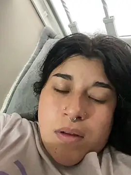 Snapshot of Tokio_Sakura chatting on 09-29-25, 09:41 Tokio Sakura online show from 09-29-25, 09:41