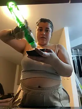 Snapshot of Tokio_Sakura chatting on 10-26-25, 03:01 Tokio Sakura online show from 10-26-25, 03:01