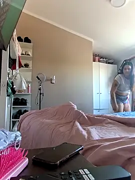 Snapshot of Denisutra777 chatting on 04-03-26, 04:38 Denisutra777 online show from 04-03-26, 04:38