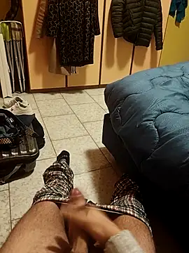 Snapshot of LucifertheGenius chatting on 12-23-25, 04:10 LucifertheGenius online show from 12-23-25, 04:10