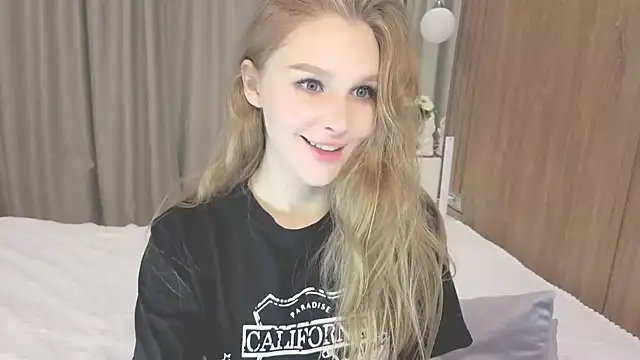 Brigitte Bardot online show from 10-11-25, 04:44