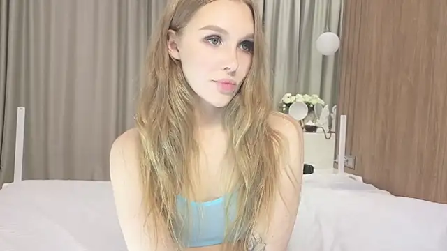 Brigitte Bardot online show from 10-17-25, 08:06