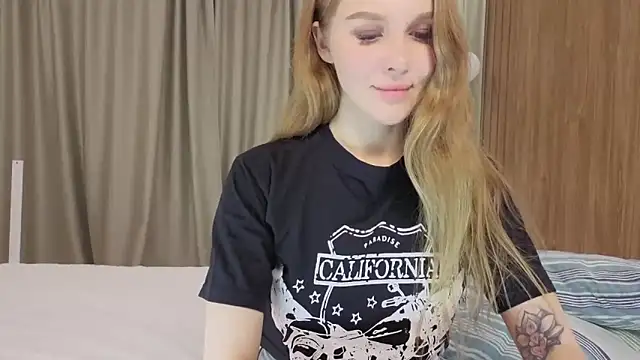 Brigitte Bardot online show from 10-30-25, 05:31